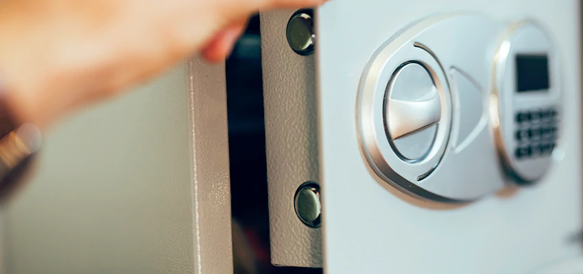 Fingerprint Safe Openers in Winton, CA